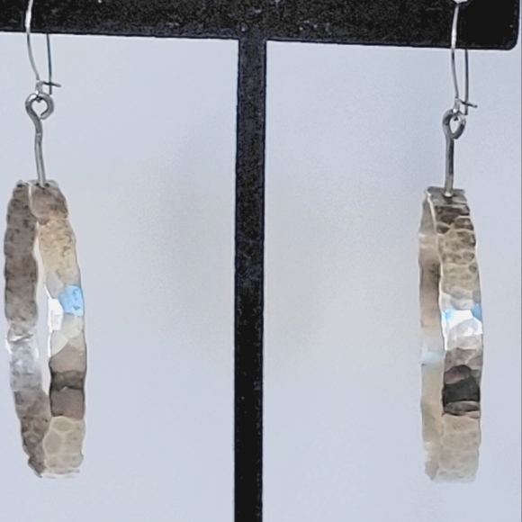 Vintage hammered silver earrings handmade for me in 1978. Hoops hanging on wire. - Picture 5 of 5